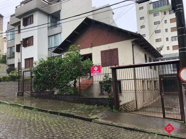 Casa para Venda - 360m², 3 dormitórios, sendo 1 suites, 3 vagas - Panazzolo