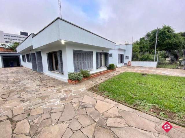 Casa para Venda - 187.6m², 3 dormitórios, sendo 1 suites, 4 vagas - Interlagos