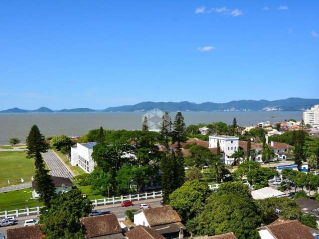 Apartamento de alto padrão com 2 quartos sendo suítes e 2 vagas de garagem no bairro jardim atlantico em florianópolis/sc