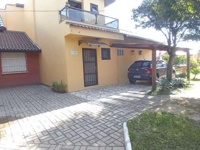 Sobrado 02 Dorm à venda no Bairro CAPÃO NOVO com 61 m² de área privativa - 1 vaga de garagem