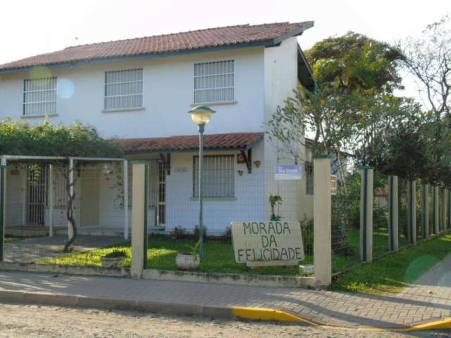 Sobrado 03 Dorm à venda no Bairro CAPÃO NOVO - 2 vagas de garagem