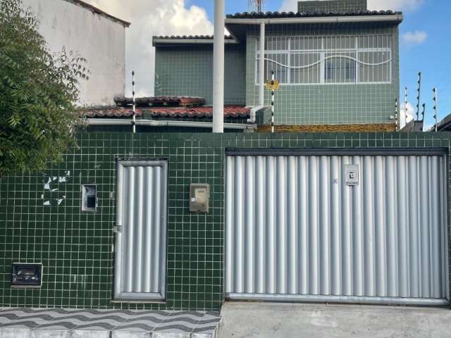 Casa duplex em Lagoa Seca