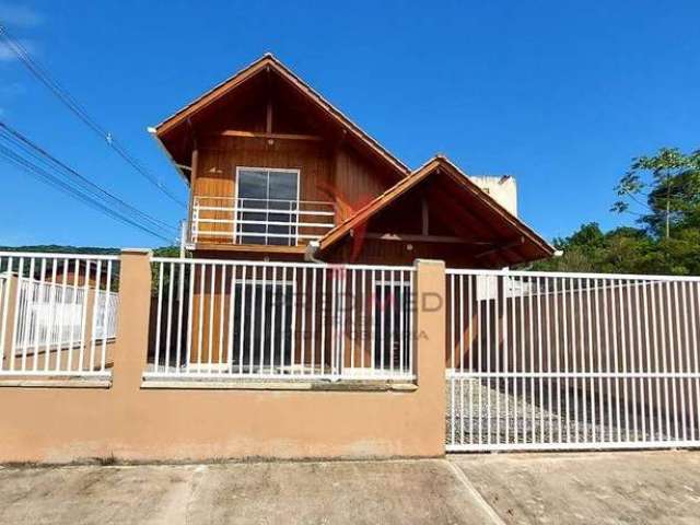 Bela casa em estilo rustico com 2 quartos próxima do centro de Penha