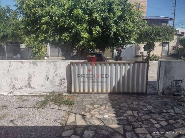 Casa no Bairro Bessa de 2 Quartos,  garagem para 2 carros