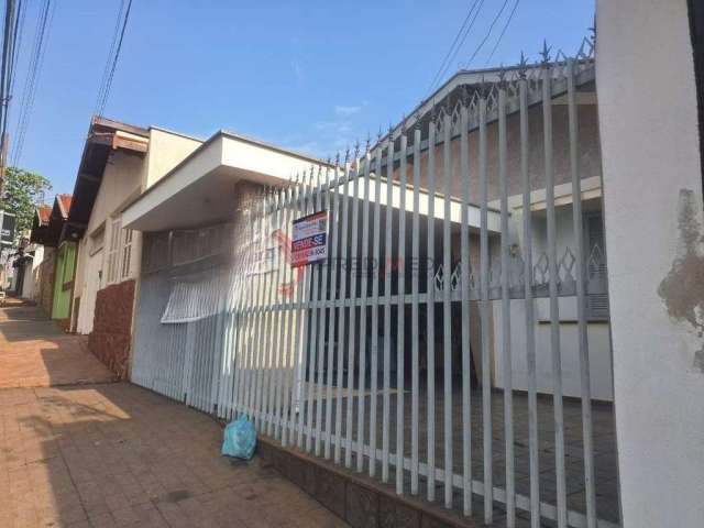 Casa Térrea em Rua Comercial e Residencial