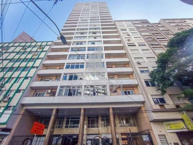 Apartamento com 2 quartos à venda na Avenida Borges de Medeiros, 1141, Centro Histórico, Porto Alegre por R$ 375.000