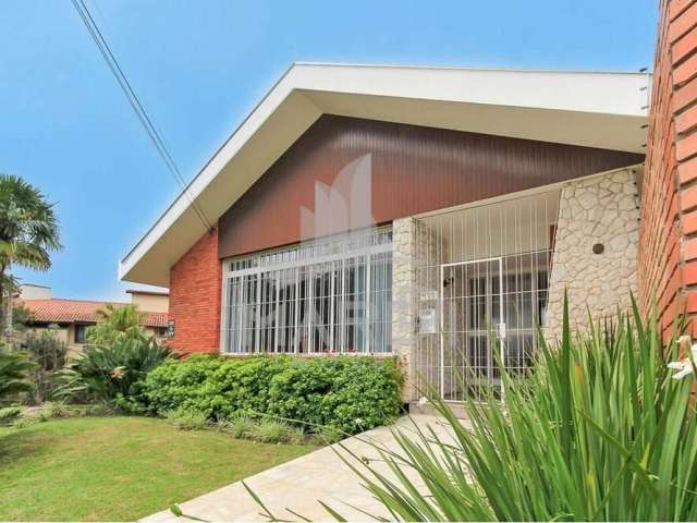 Casa com 3 quartos à venda na Rua Luiz Voelcker, 411, Três Figueiras, Porto Alegre por R$ 2.400.000