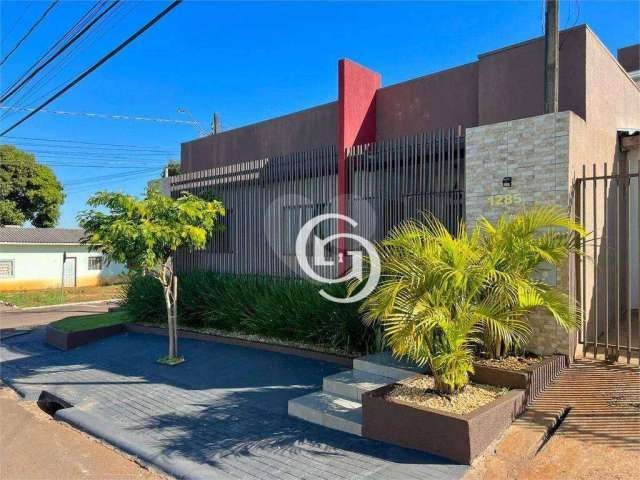 Sobrado com 3 dormitórios à venda, 190 m² por R$ 645.000 - Brasília - Cascavel/PR