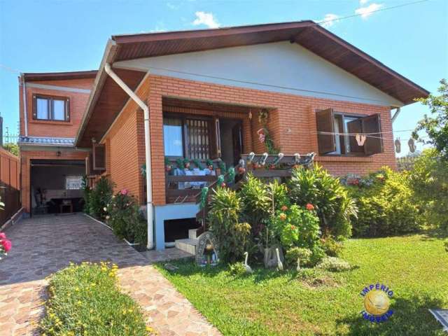 Casa com 5 quartos à venda no Rio Branco, Caxias do Sul , 179 m2 por R$ 585.000