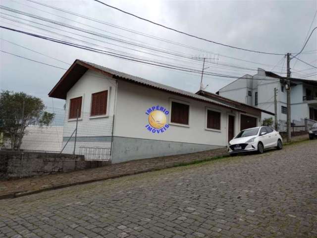 Terreno à venda no Rio Branco, Caxias do Sul  por R$ 700.000