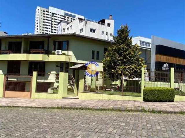 Casa com 4 quartos à venda no Cinqüentenário, Caxias do Sul , 270 m2 por R$ 995.000