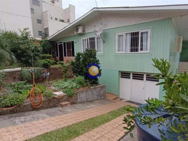 Casa com 4 quartos à venda no Rio Branco, Caxias do Sul , 250 m2 por R$ 425.000