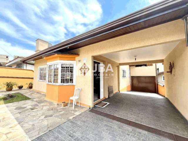 Casa com 4 quartos à venda na Sargento Tadeu Czocher, 203, Uberaba, Curitiba, 236 m2 por R$ 1.100.000