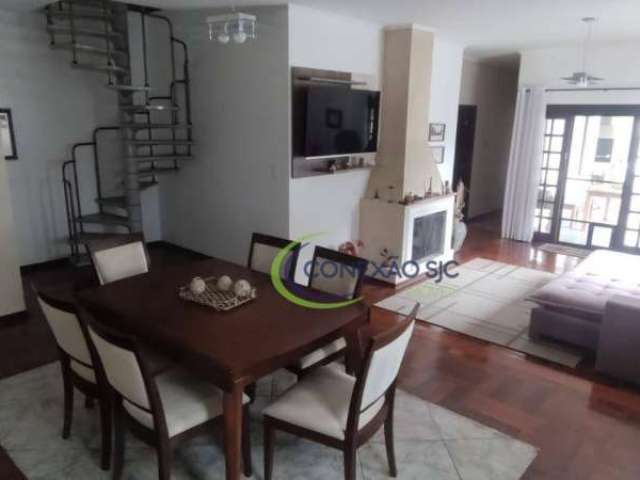 Casa com 3 dormitórios à venda, 230 m² por R$ 2.200.000,00 - Jardim das Colinas - São José dos Campos/SP