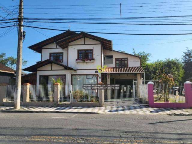 Sala térrea no Bairro Vorstadt em frente a Confeitaria Della Nona em Blumenau