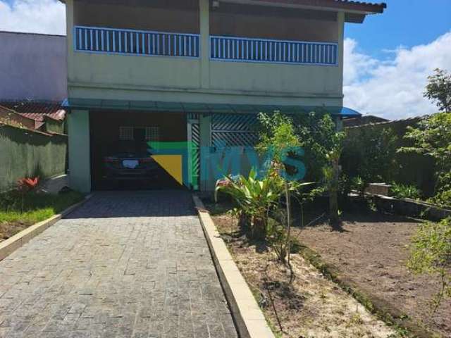 Imperdível oportunidade: Casa à venda em Itanhaém-SP, Jardim Grandesp, 4 quartos, 1 suíte, 2 salas, 3 vagas, 220m²!