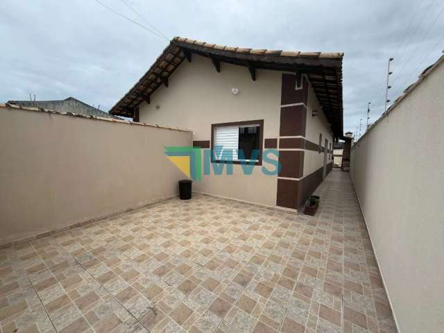 Imperdível Casa à Venda em Itanhaém-SP, Jardim Grandesp! 2 quartos, 1 suíte, 2 salas, 2 banheiros, 2 vagas, 74m²!