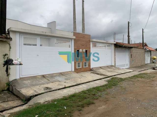 Imperdível oportunidade! Casa à venda em Itanhaém-SP, no Balneário Tupy, com 2 quartos, 1 suíte, 2 salas, 2 banheiros, 2 vagas e 68m²