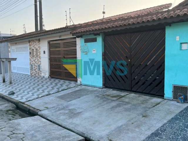 Casa à venda em Itanhaém-SP, Bairro Balneário Gaivota - 2 quartos, 1 suíte, 2 salas, 2 banheiros, 1 vaga de garagem, 71,00 m².