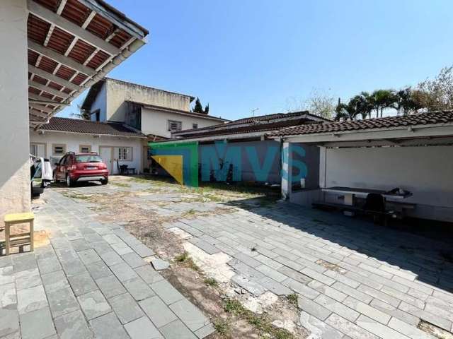 Casa Comercial de Alto Padrão à Venda em Peruíbe-SP, Bairro Arpoador: 5 Quartos, 5 Suítes, 1 Sala, 5 Banheiros, 112,90m²!