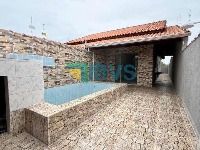 Casa à venda em Itanhaém-SP, Santa Júlia: 2 quartos, 1 suíte, 2 salas, 2 banheiros, 2 vagas de garagem - 74,63m².