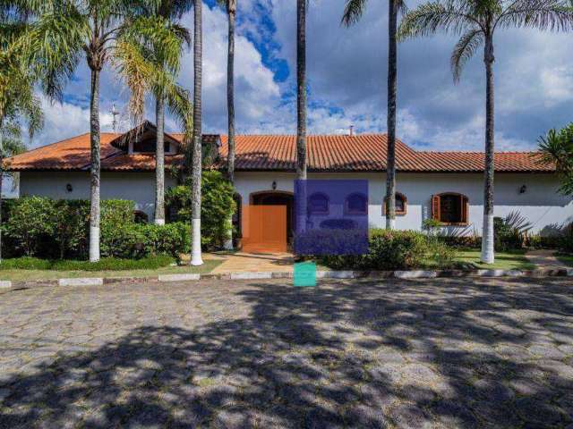 Casa Alto Padrão 07 suítes, Piscina, Churrasqueira em condomínio - Vende em Serra Negra