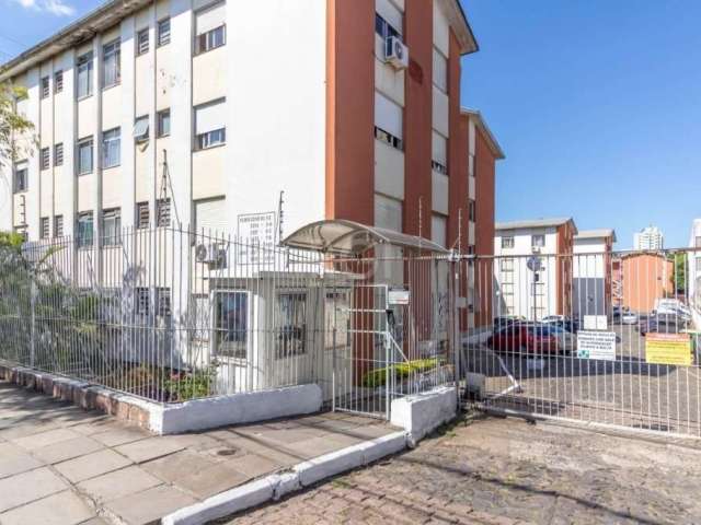 Apartamento com 03 dormitórios (planta original com 04 dormitórios), banheiro social, living estendido para 02 ambientes, cozinha, área de serviço, banheiro auxiliar e 01 vaga de garagem. O condomínio