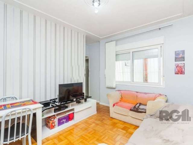 Apartamento de 2 dormitorios para venda próximo à Avenida Goethe no bairro Rio Branco - Porto Alegre/RS. Trata-se de um imóvel com peças amplas e bem iluminadas, janelas com vidro duplo antirruído, ab