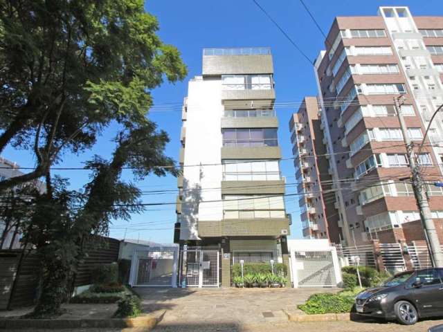 Apartamento com 118,80m2 privativos, com 03 dormitórios (sendo 01 suíte com sacada em 22,32m2 privativos), cozinha bem distribuída com área de serviço separada e banheiro auxiliar. Sala ampla com 30,5