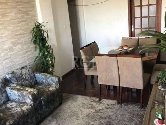 Vende no bairro Floresta, apartamento de 3 dormitórios, com dependência de empregada, de frente, living 02 ambientes, banheiro social e auxiliar, vista panorâmica para o Rio Guaíba.