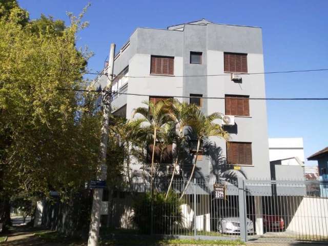 Vende no bairro cristo redentor com garagem  apartamento de 2 dormitórios sacada living 02(dois) ambientes de frente banho social e auxiliar dependência de empregada próximo a igreja cristo redentor.&