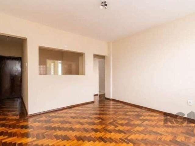 Apartamento no Centro Histórico com 2 dormitórios, sala para 2 ambientes, cozinha, lavanderia , banheiro social e auxiliar. Andar alto, ensolarado e iluminado, condomínio com elevador, portaria diurna