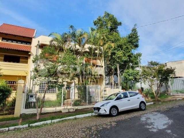 Casa composta de quatro dormitorios uma suite com sacada,lavabo banheiro auxiliar e social,cozinha sala de estar e jantar,vaga coberta para quatro carros salao de festas  esistema de segurança.