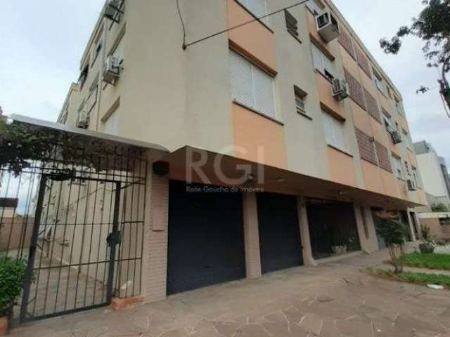 Apartamento 1 dormitório, Térreo, com 40 m² de área privativa, Living amplo para 02 ambientes,  01 Banho Social, Cozinha, Área de Serviço com Pátio. &lt;BR&gt;Prédio com Porteiro Eletrônico, faxineira