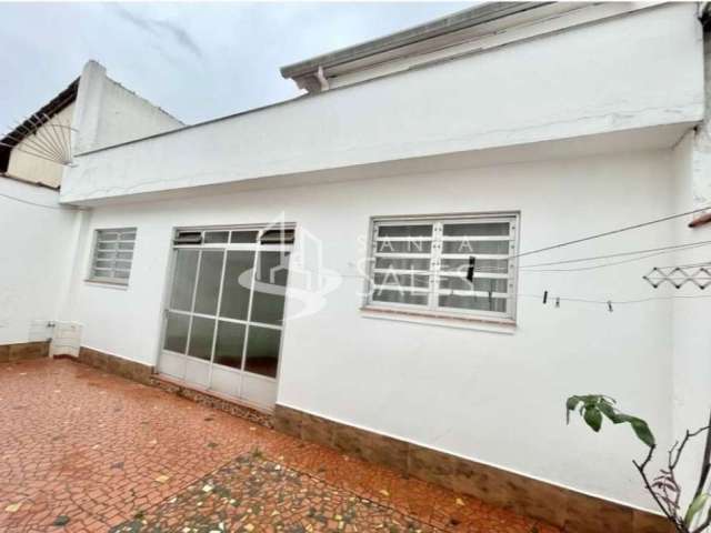 Casa terrea com ótima localidade