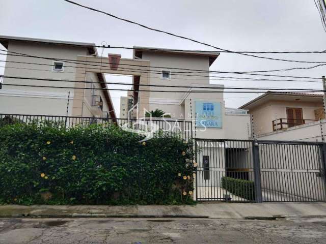 Imperdível oportunidade! Casa assobradada de 3 quartos na Vila São Pedro, São Paulo-SP: 1 suíte, 3 banheiros, sala ampla, 2 vagas de garagem.