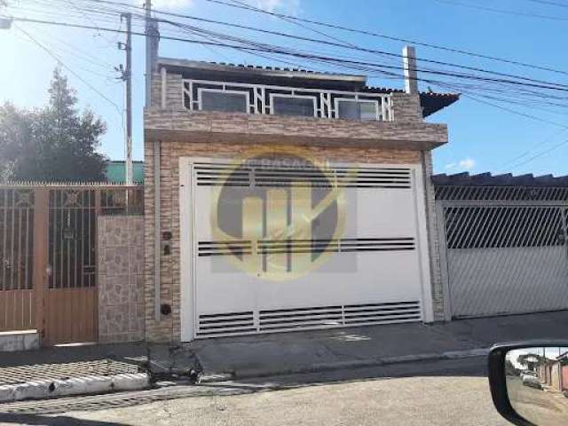 Ótimo sobrado, com 3 dorms, 1 suíte, 3 banheiros, sala ampla, cozinha mobiliada, varanda, área de serviço, área de lazer com churrasqueira e garagem para 2 carros. - CA127