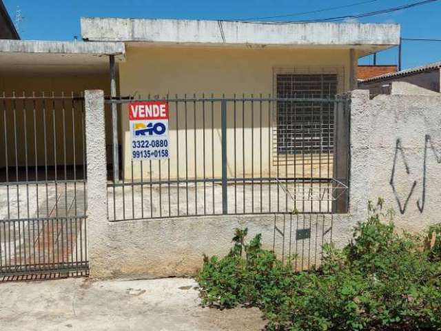 Casa a Venda  Terreno 366,30M² , Construção 107 M² Região Central .