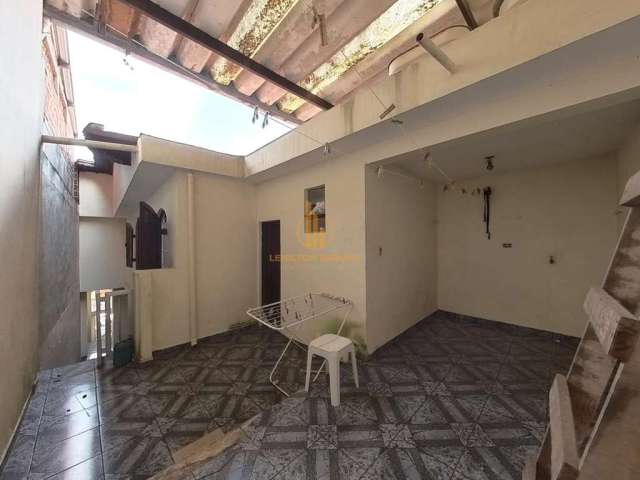 Sobrado para Venda em Santo André, Jardim Cristiane, 3 dormitórios, 2 banheiros, 2 vagas