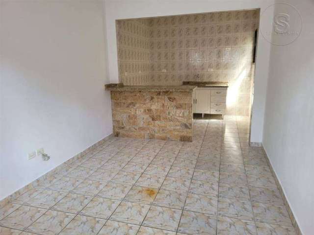 Vendo ou alugo casa á 700 metros da praia  e a fonte da tupi, ao lado da av presidente kennedy, 01 dormitório, sala, cozinha, banheiro.