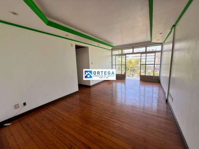 Apartamento com 3/4 à venda, varandão, garagem, Av. Centenário, Salvador-BA