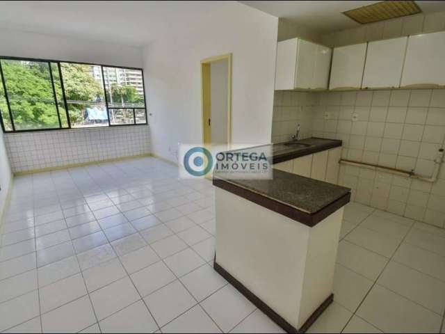 Apartamento de 1/4 à venda, suíte, garagem, no Campo Grande, Salvador-BA