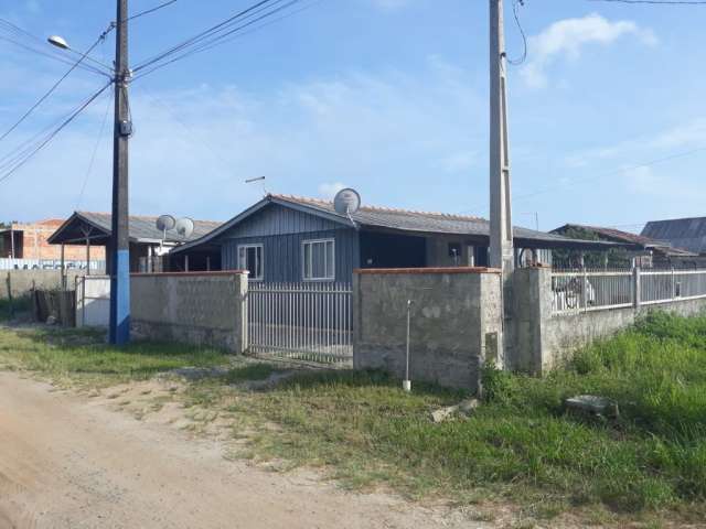 Casas próxima à praia em Barra do Sul