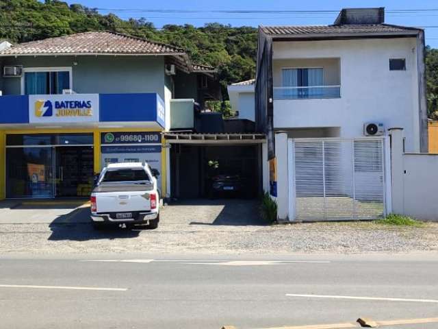 Casa para Venda, Joinville / SC bairro Pirabeiraba (Pirabeiraba), 4 dormitórios, sendo 2 suítes, 4 banheiros, 3 vagas de garagem, área total 477,00 m², área construída 300,00 m², terreno 477,00 m²