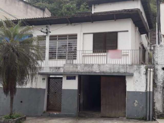 Casa com 4 quartos por R$ 800.000 - Pé Pequeno /RJ