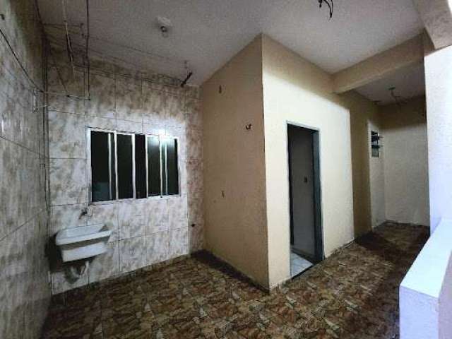 Casa com 1 dormitório para alugar, 50 m² - Eldorado - Diadema/SP