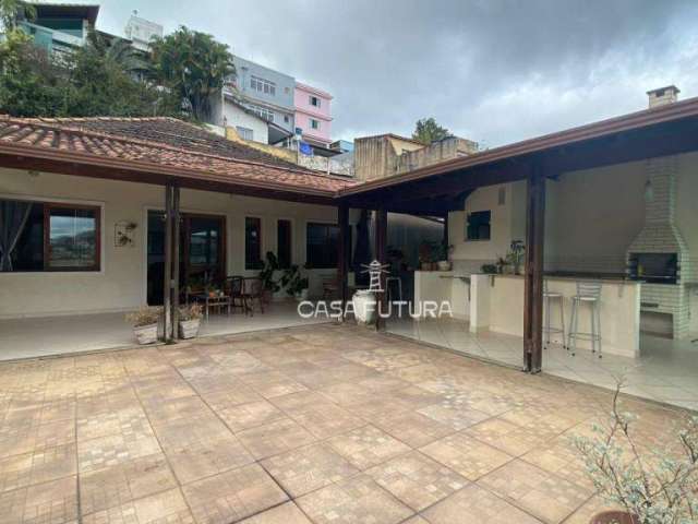 Casa com 3 dormitórios à venda, 214 m² por R$ 1.520.000,00 - Jardim Normandia - Volta Redonda/RJ