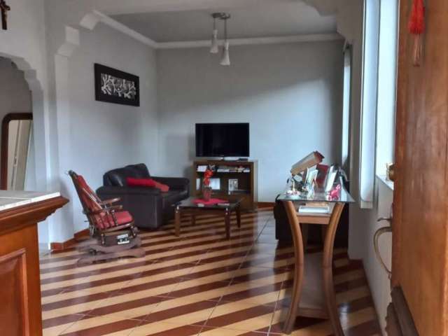 Casa com 5 dormitórios à venda, 297 m² por R$ 900.000,00 - Conforto - Volta Redonda/RJ