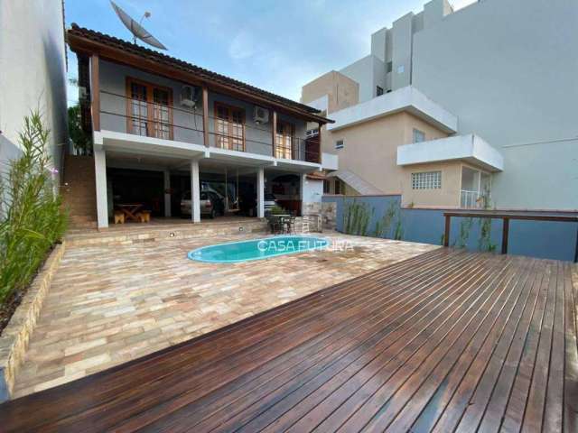 Casa com 3 dormitórios à venda, 265 m² por R$ 1.500.000,00 - Jardim Belvedere - Volta Redonda/RJ