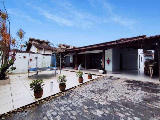 Casa com 4 quartos à venda no Maitinga, Bertioga , 500 m2 por R$ 830.000